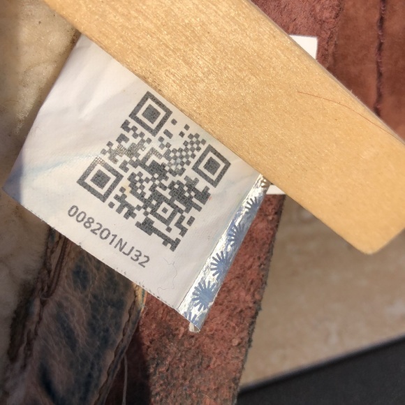 UGG Cognac Suede Kimbra Two-Button Zip Entry Boots 9 EUC - Picture 11 of 14